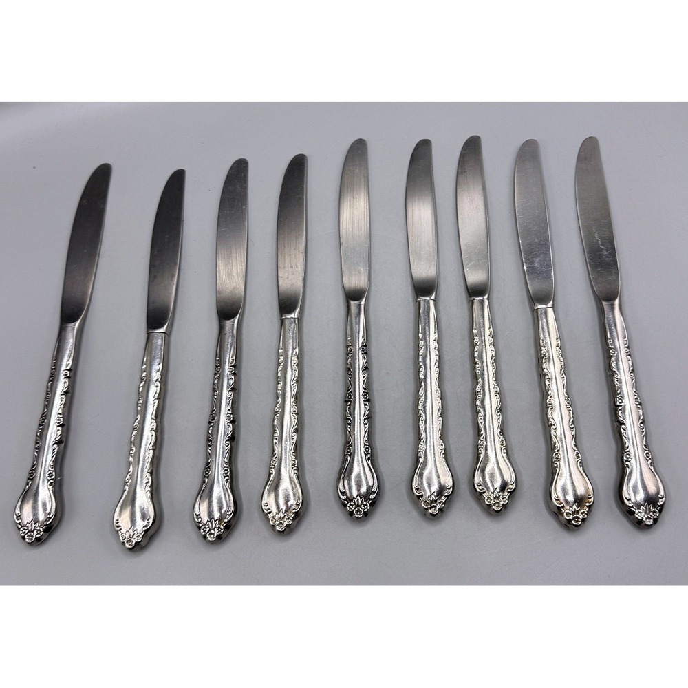 Vintage International Stainless Gigi? Unmarked Serrated Dinner Knives Set of 9